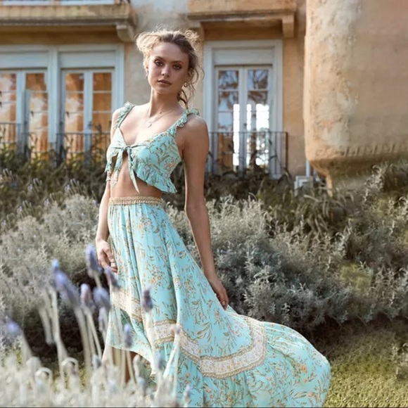 Elegant Floral Skirt & Top Set - Picture 1 of 7